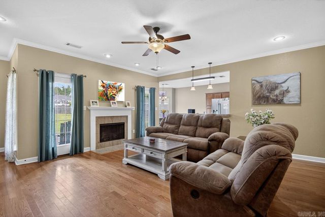 4458 S Aaronfield Circle, Benton, AR 72015