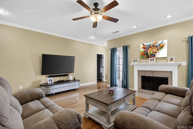 4458 S Aaronfield Circle, Benton, AR 72015