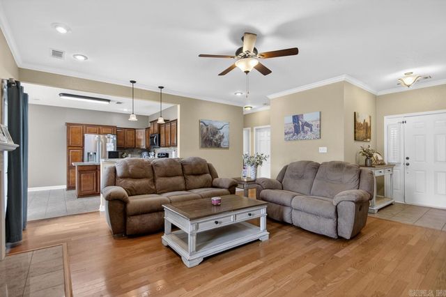 4458 S Aaronfield Circle, Benton, AR 72015