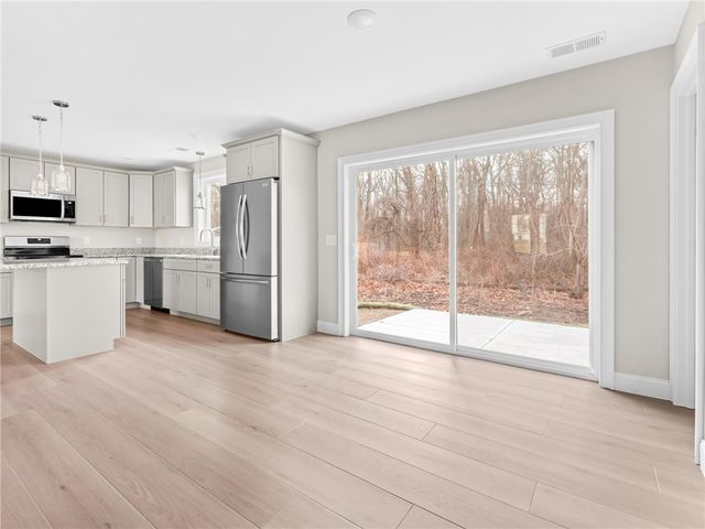 66 Medford Street, Warwick, RI 02889