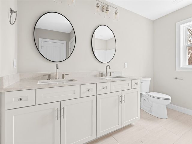 66 Medford Street, Warwick, RI 02889