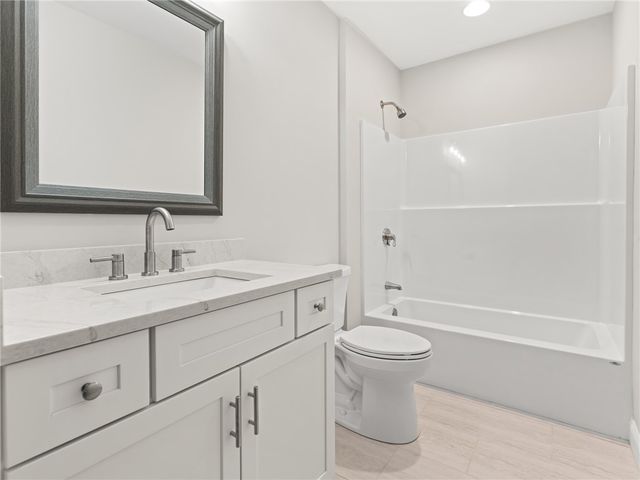 66 Medford Street, Warwick, RI 02889