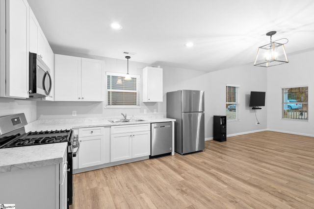 109 Colleton Lane, Clinton, SC 29325