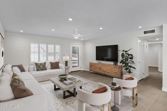 4209 E MANDAN Street, Phoenix, AZ 85044