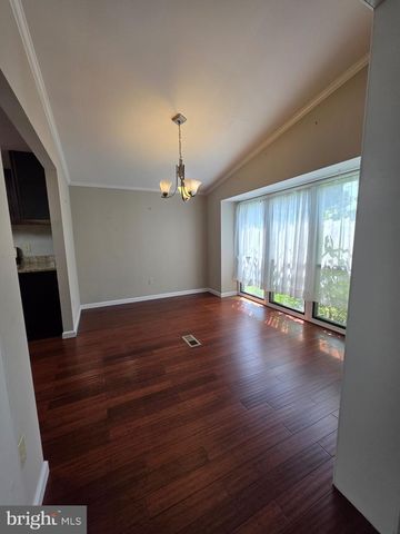 24 TEAROSE DR, Middle River, MD 21220