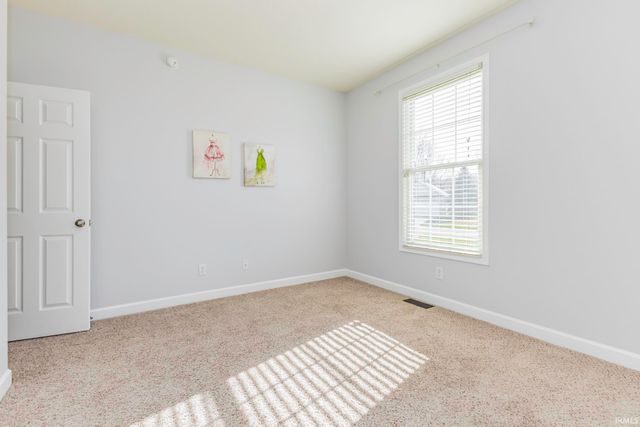 422 S Bridgewater Lane, Muncie, IN 47304