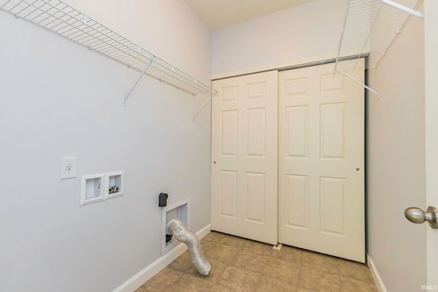 422 S Bridgewater Lane, Muncie, IN 47304