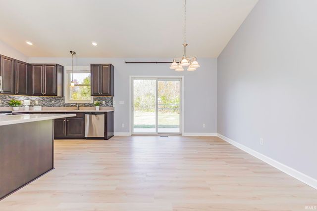 422 S Bridgewater Lane, Muncie, IN 47304