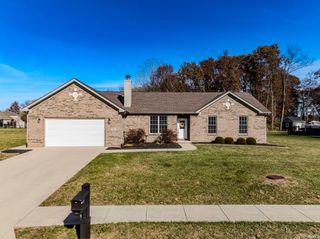 422 S Bridgewater Lane, Muncie, IN 47304