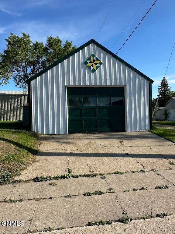 501 Main Street, Gackle, ND 58442 photo 3
