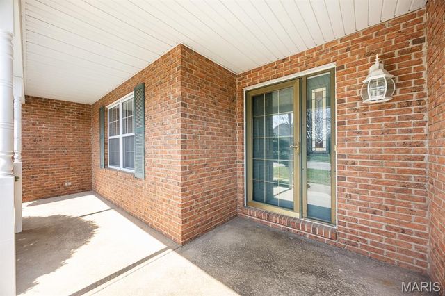 973 Columbia Avenue, Fairview Heights, IL 62208