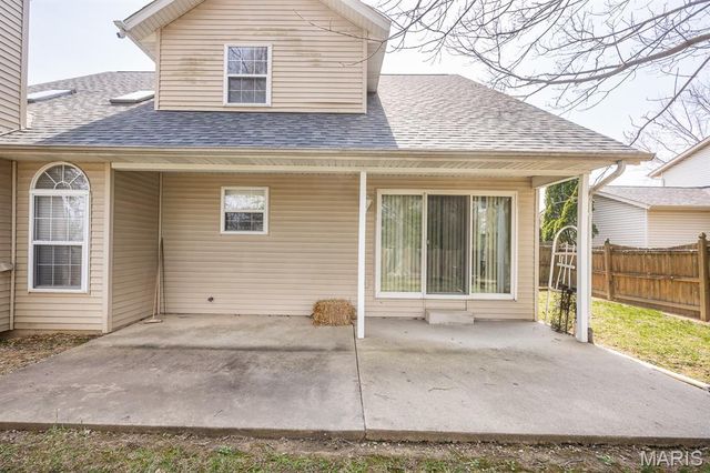 973 Columbia Avenue, Fairview Heights, IL 62208