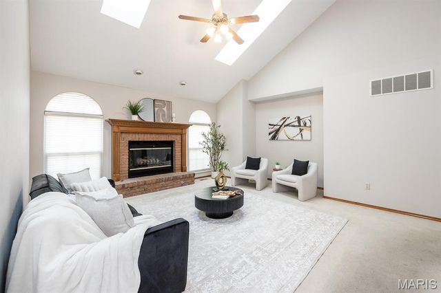 973 Columbia Avenue, Fairview Heights, IL 62208