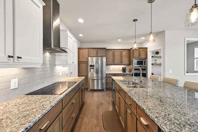 7850 Mourning Dove LANE, Mequon, WI 53097