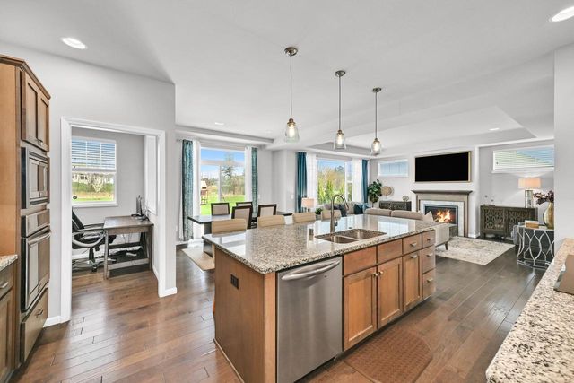 7850 Mourning Dove LANE, Mequon, WI 53097
