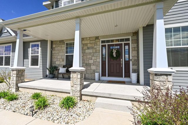 7850 Mourning Dove LANE, Mequon, WI 53097