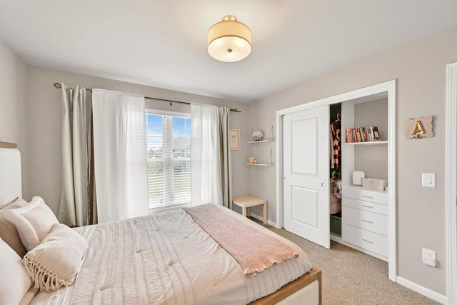 7850 Mourning Dove LANE, Mequon, WI 53097