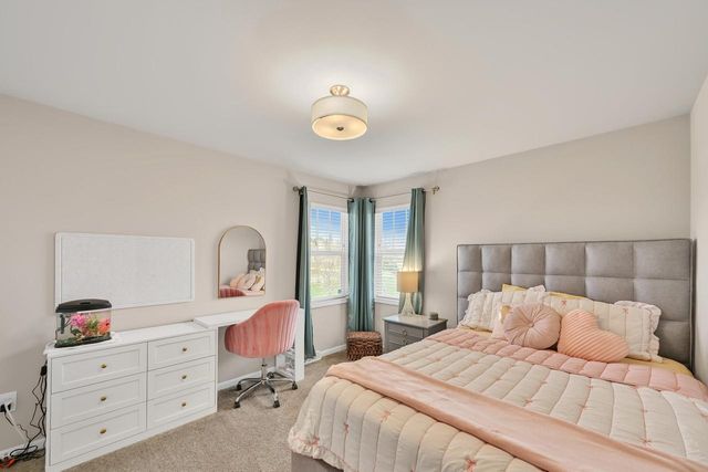 7850 Mourning Dove LANE, Mequon, WI 53097