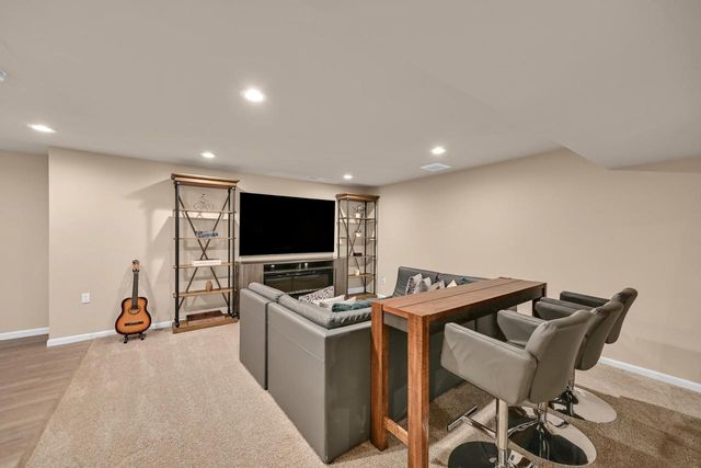 7850 Mourning Dove LANE, Mequon, WI 53097