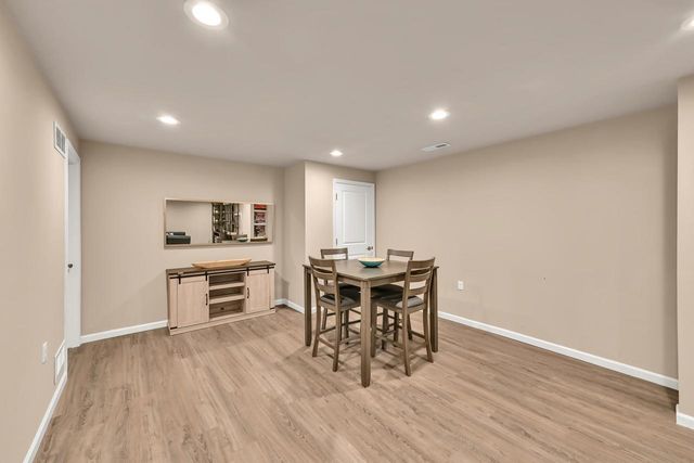 7850 Mourning Dove LANE, Mequon, WI 53097