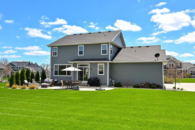 7850 Mourning Dove LANE, Mequon, WI 53097