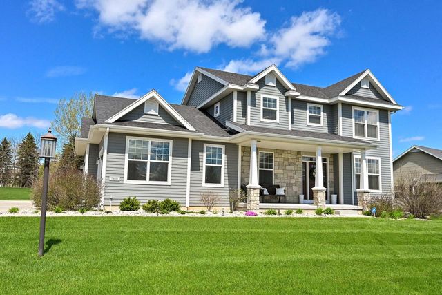 7850 Mourning Dove LANE, Mequon, WI 53097