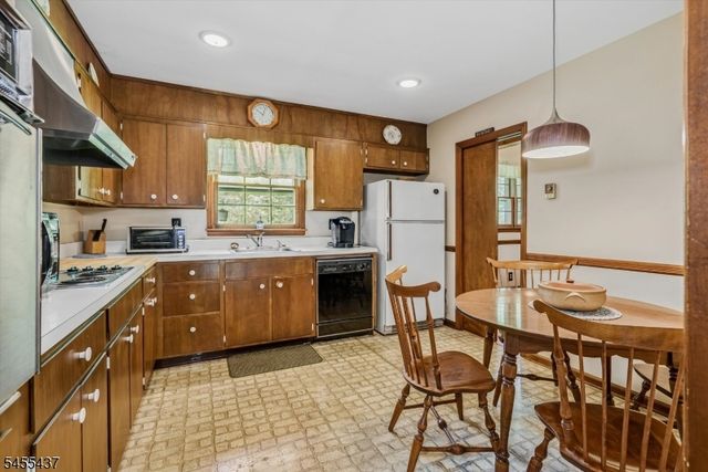 10 Longbridge Rd, Frankford Twp., NJ 07826