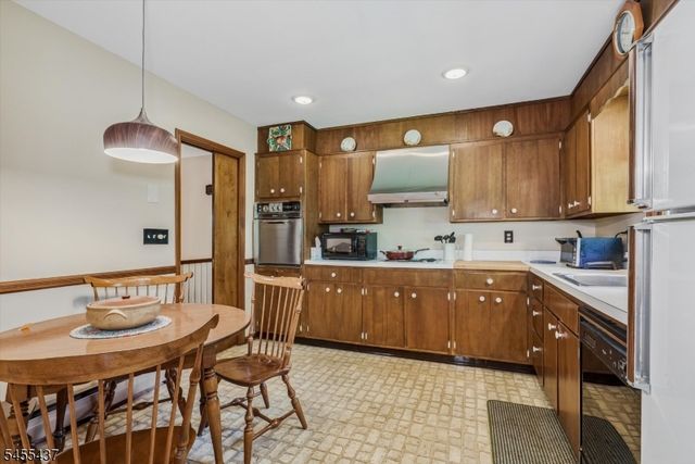 10 Longbridge Rd, Frankford Twp., NJ 07826