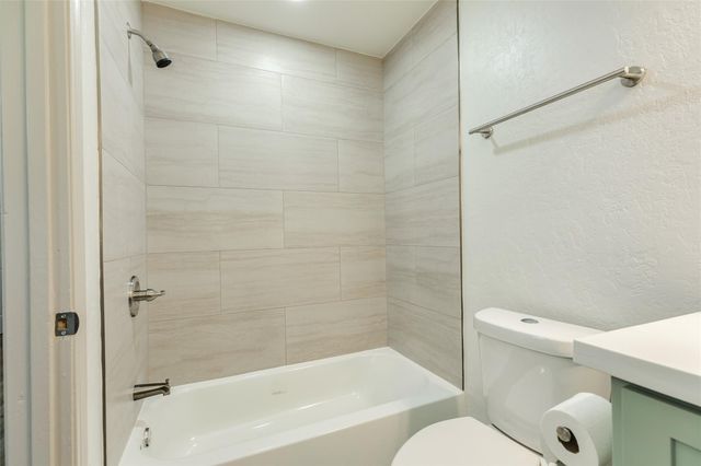 2305 55th Street 4, Galveston, TX 77551