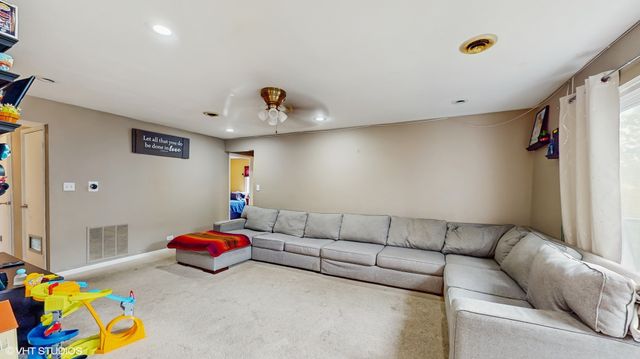 9621 S Karlov Avenue 303, Oak Lawn, IL 60453