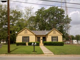 503 E College Street, Athens, TX 75751