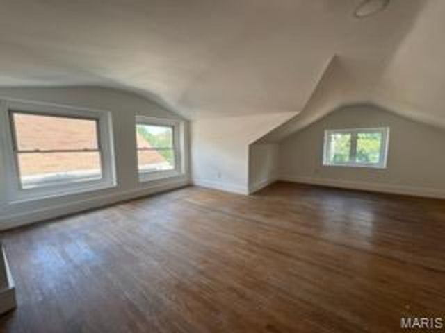 5230 Bancroft Avenue, St Louis, MO 63109