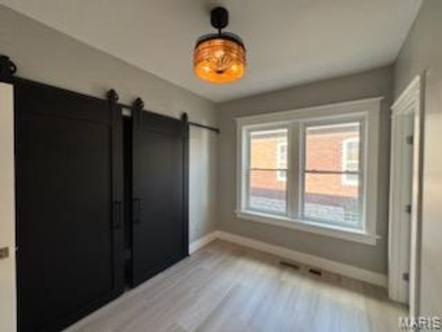 5230 Bancroft Avenue, St Louis, MO 63109