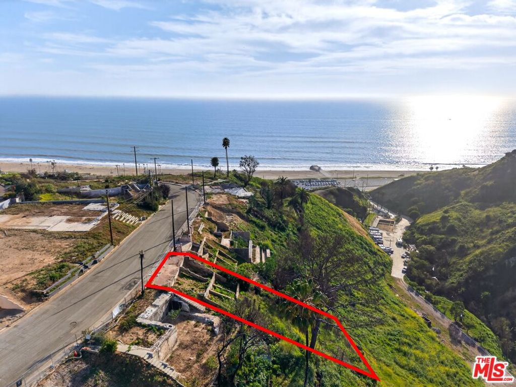 Image 1 of property listing at 429 Puerto Del Mar, Pacific Palisades, CA 90272