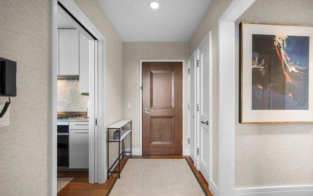 1 Dalton St 3404, Boston, MA 02115