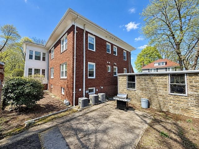 39 Greycliff 1, Boston, MA 02135