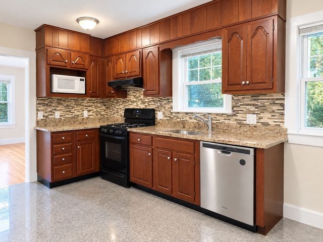 39 Greycliff 1, Boston, MA 02135