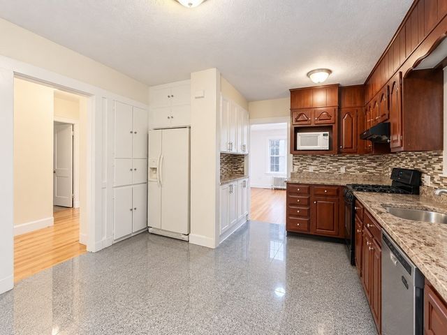 39 Greycliff 1, Boston, MA 02135