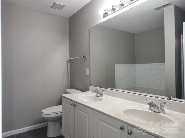 467 Doughton Lane, Charlotte, NC 28217