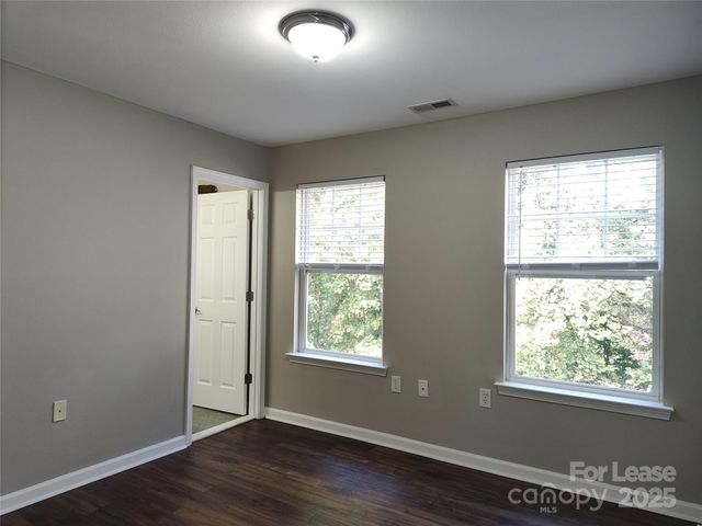 467 Doughton Lane, Charlotte, NC 28217