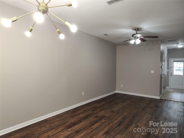 467 Doughton Lane, Charlotte, NC 28217