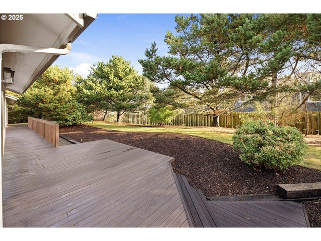 88787 BLUE HERON Rd, Gearhart, OR 97138