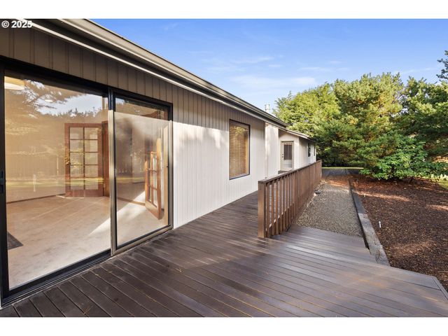 88787 BLUE HERON Rd, Gearhart, OR 97138