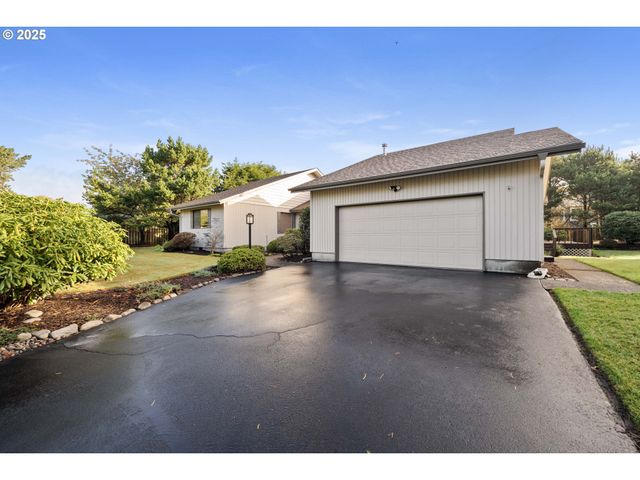 88787 BLUE HERON Rd, Gearhart, OR 97138