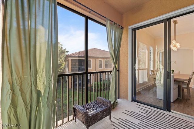 1248 Carpazi CT 704, Naples, FL 34105