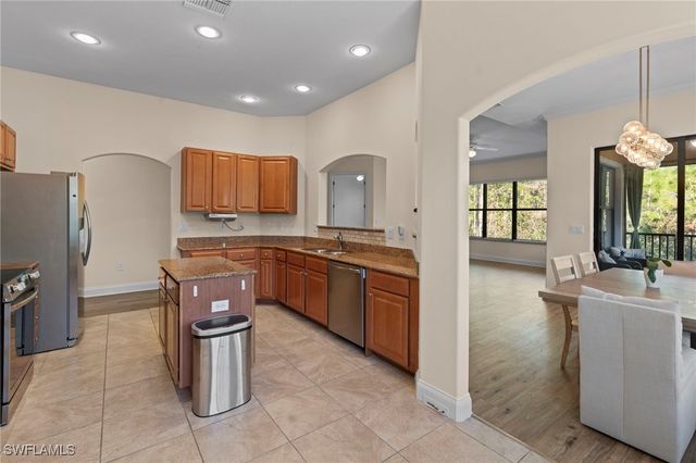 1248 Carpazi CT 704, Naples, FL 34105