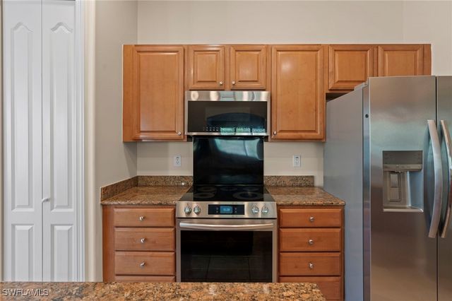 1248 Carpazi CT 704, Naples, FL 34105