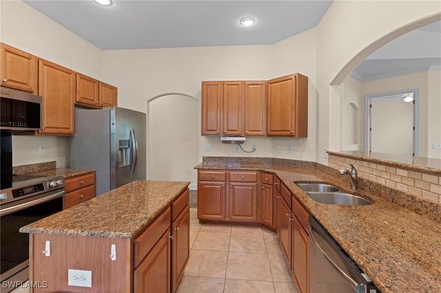 1248 Carpazi CT 704, Naples, FL 34105