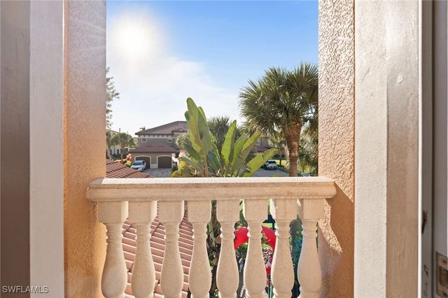 1248 Carpazi CT 704, Naples, FL 34105