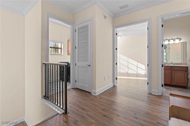 1248 Carpazi CT 704, Naples, FL 34105